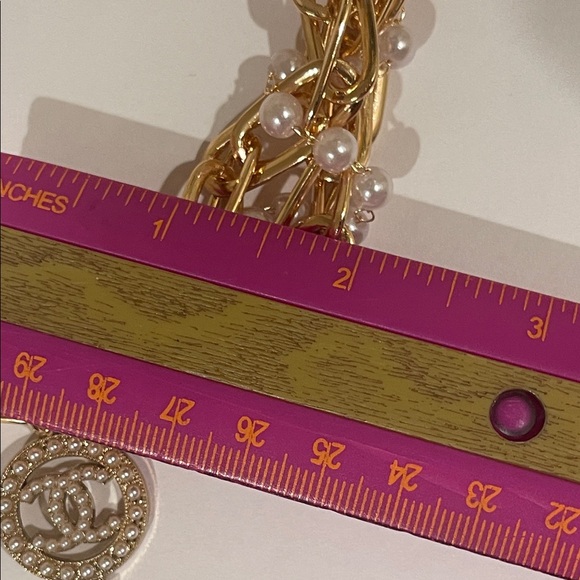 Chanel Gold and Pearl pendant Necklace Choker - Picture 10 of 12